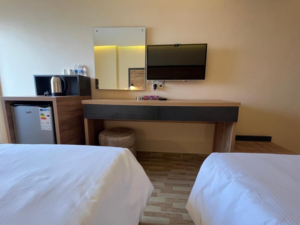 The Palm Hotel อคาบา ภายนอก รูปภาพ