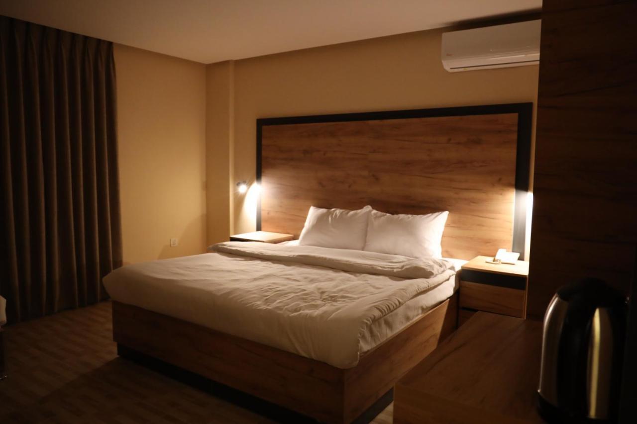 The Palm Hotel อคาบา ภายนอก รูปภาพ