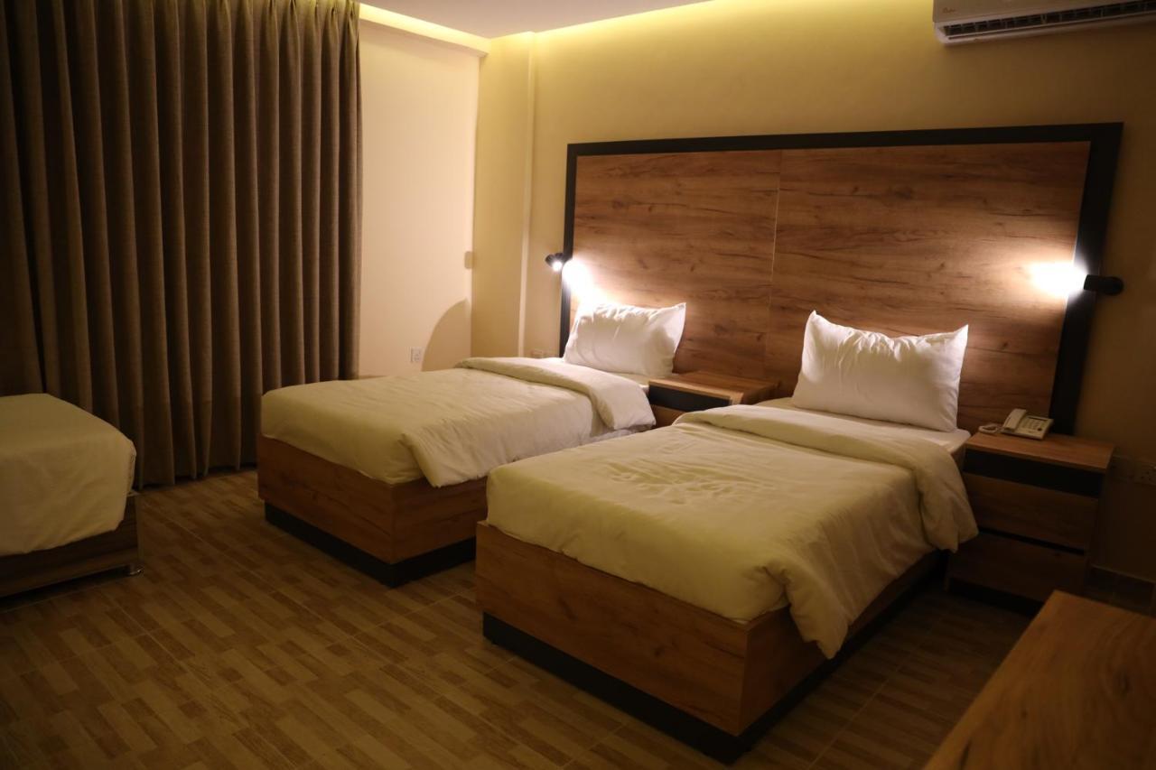 The Palm Hotel อคาบา ภายนอก รูปภาพ